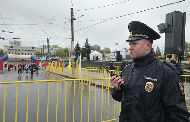 41 дружинник следит за порядком на Первомайских мероприятиях в Иванове